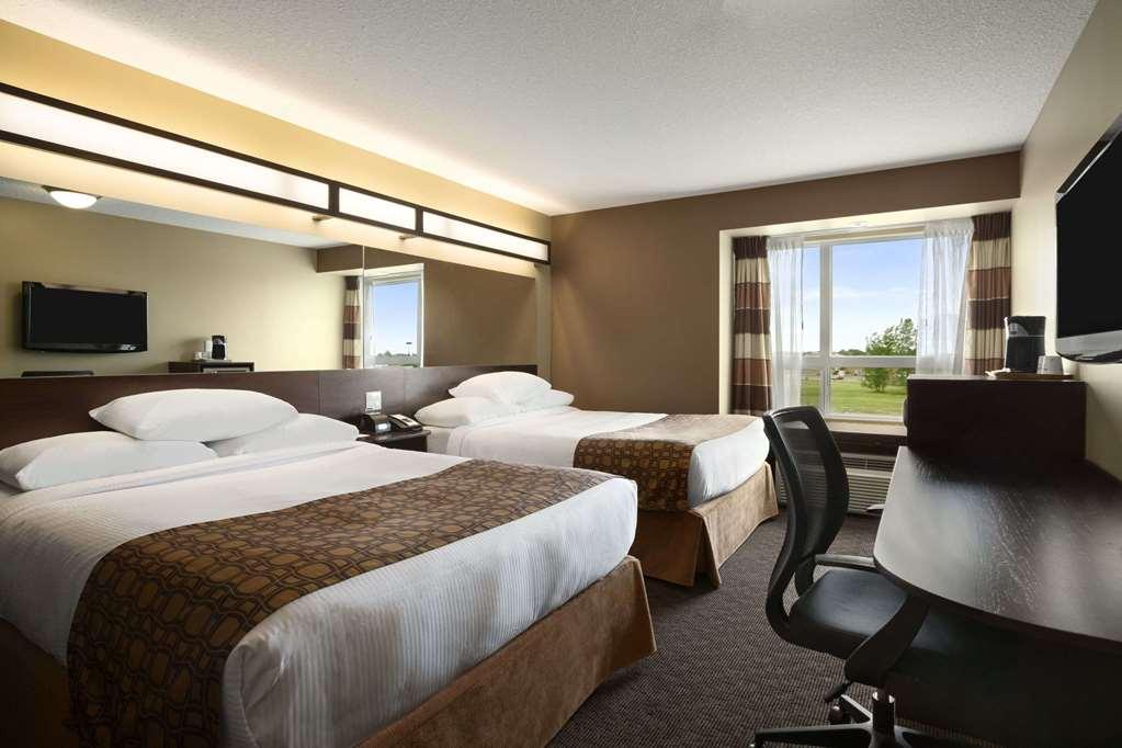 Microtel Inn And Suites By Wyndham Weyburn Værelse billede