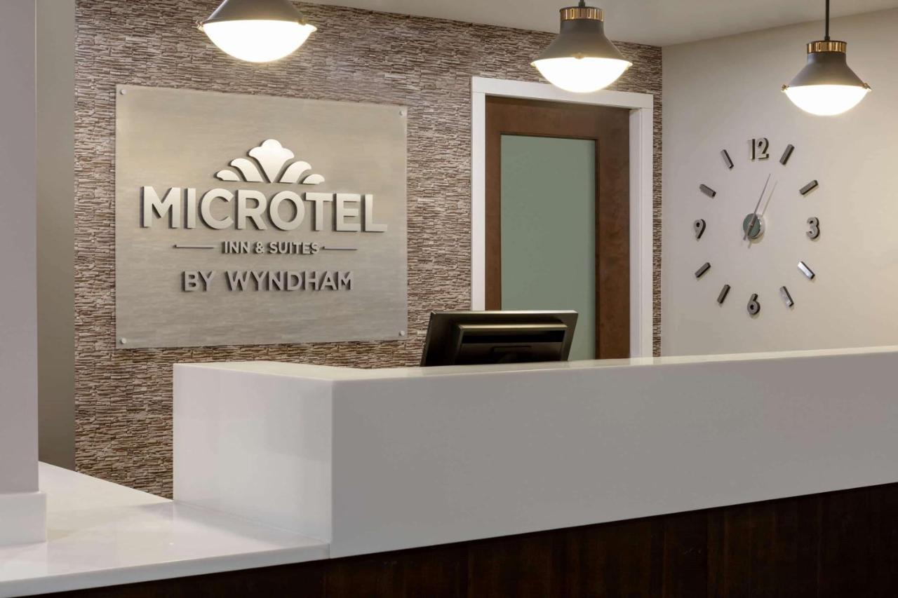 Microtel Inn And Suites By Wyndham Weyburn Eksteriør billede