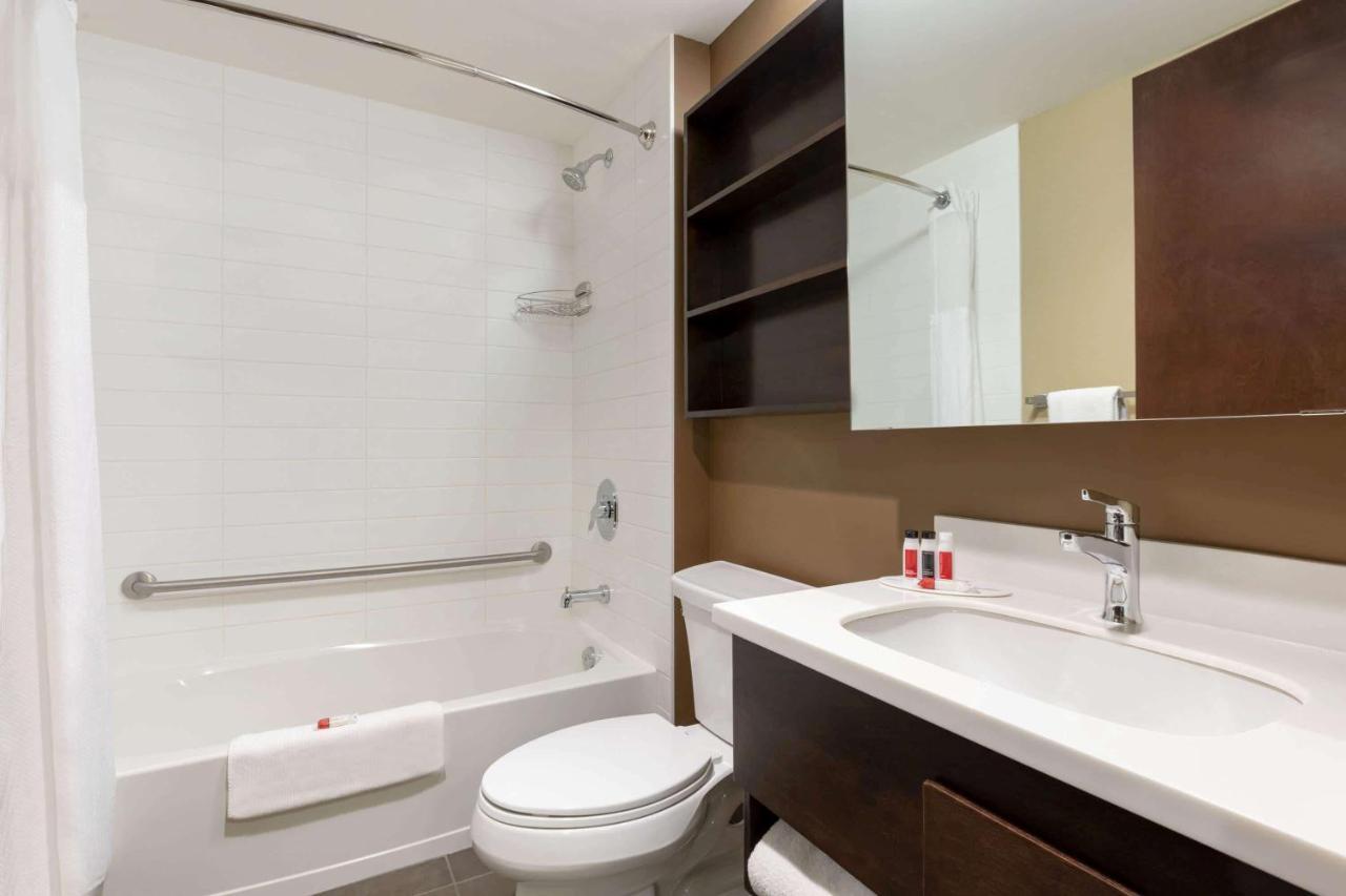 Microtel Inn And Suites By Wyndham Weyburn Eksteriør billede