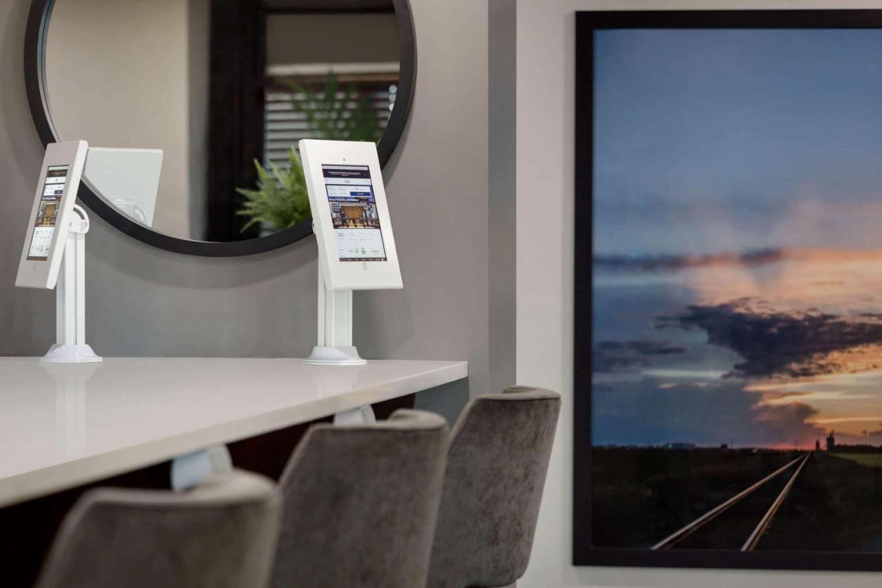 Microtel Inn And Suites By Wyndham Weyburn Eksteriør billede
