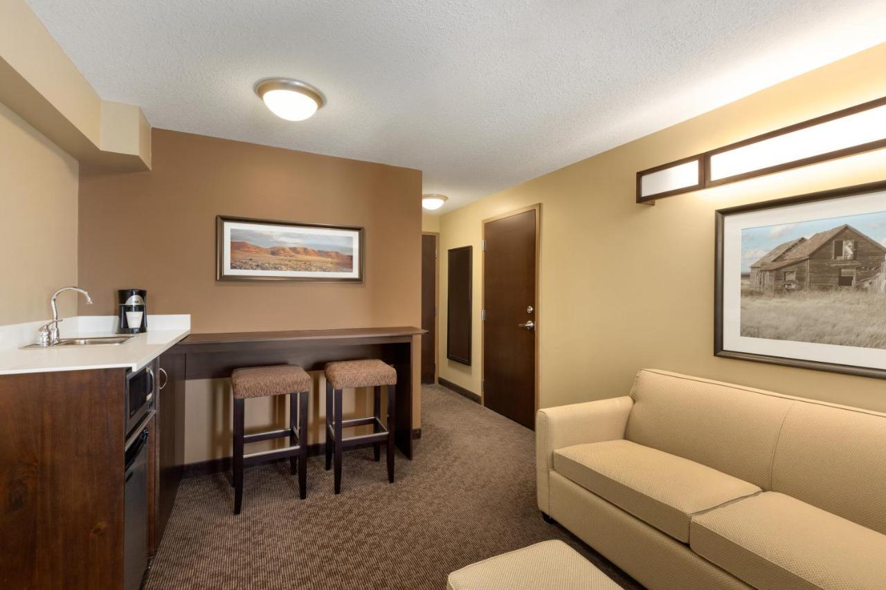 Microtel Inn And Suites By Wyndham Weyburn Eksteriør billede