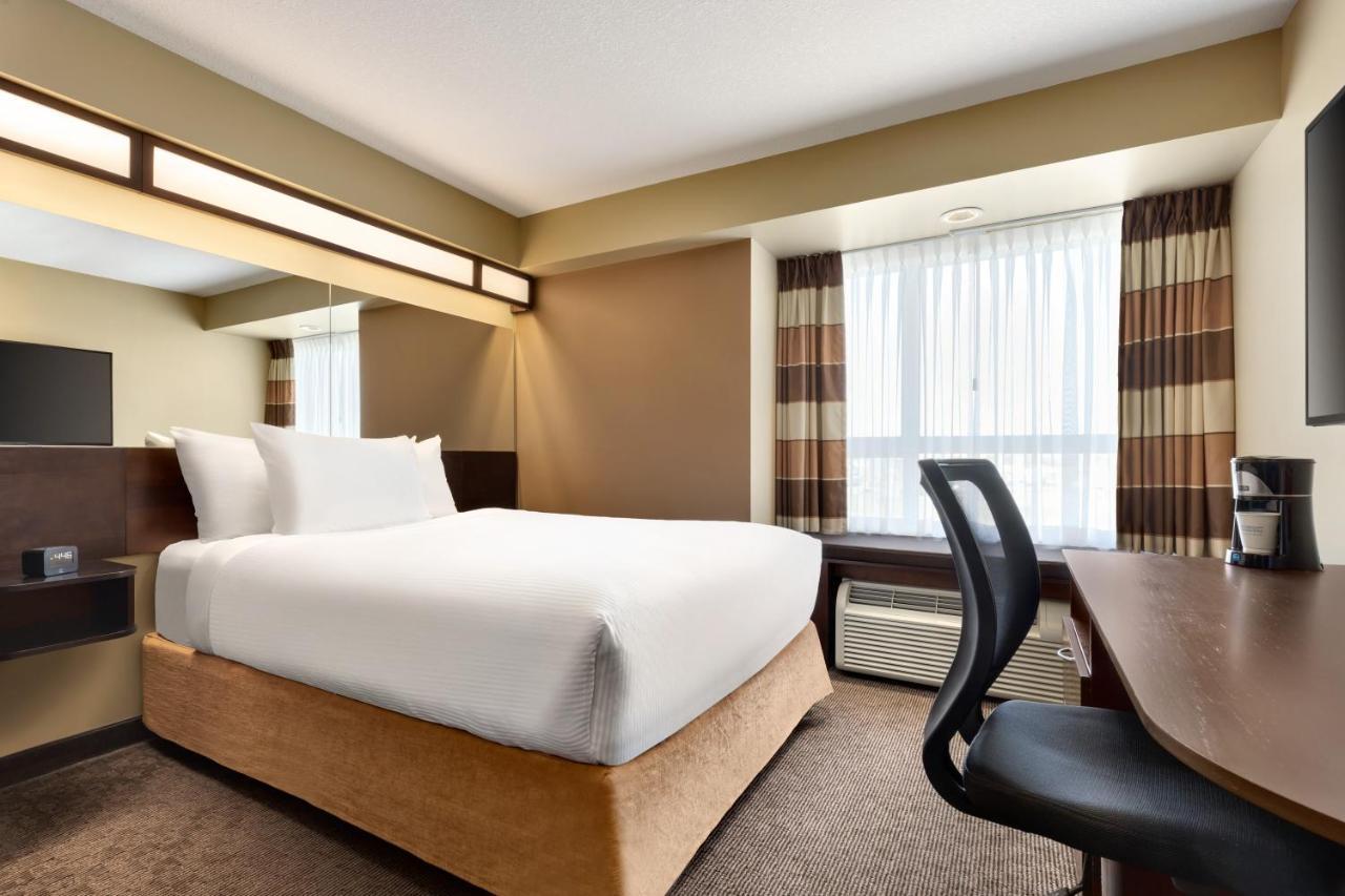 Microtel Inn And Suites By Wyndham Weyburn Eksteriør billede